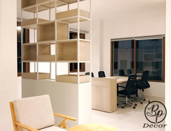 Nội thất VP Cty BDS PQR 